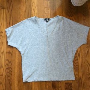 Grey ribbed v-neck tshirt